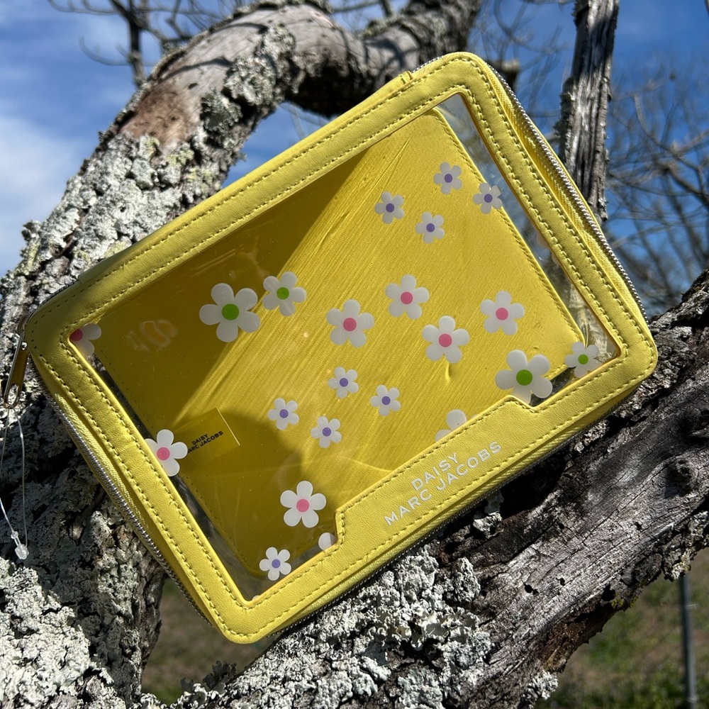 Daisy by Marc Jacobs Yellow Floral Clear Makeup Bag – Zip Pouch